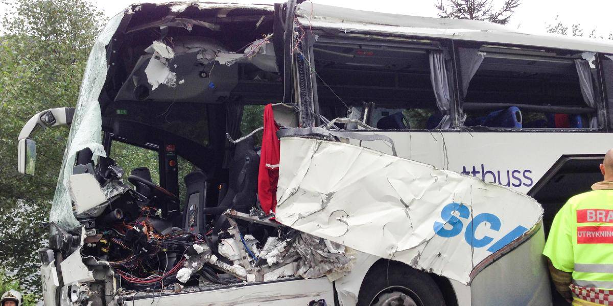 Tragédia v Nórsku: Zrazili sa dva autobusy, pri nehode zomreli dve ženy