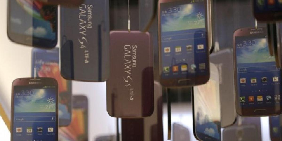 Samsung na trhu smartfónov zvyšuje náskok pred Apple
