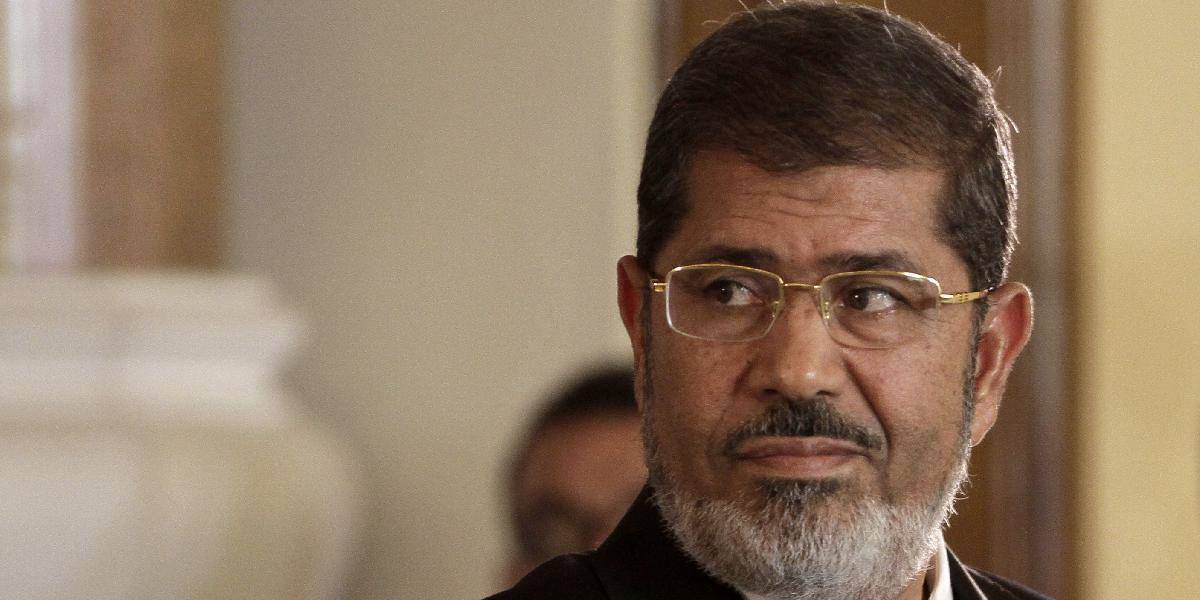 Egyptské úrady predĺžili Mursího väzbu o ďalších 30 dní