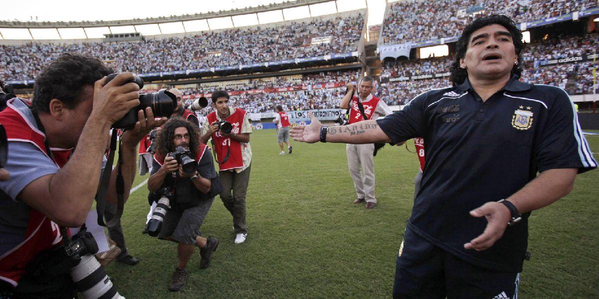 Maradona sa stal v klube Deportivo Riestra trénerom honoris causa