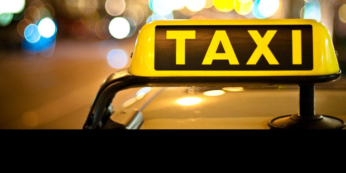SaS: Taxislužbu zavalila hlúpa regulácia, ktorú treba zrušiť