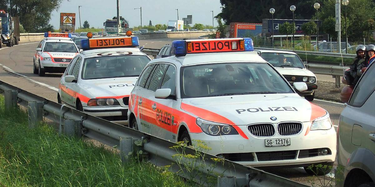 Švajčiarska polícia zatkla falošných policajtov