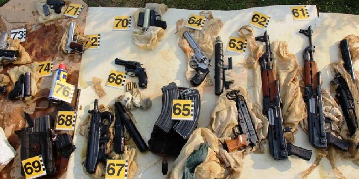 Colníci našli v srbskom kamióne zbrane a strelivo