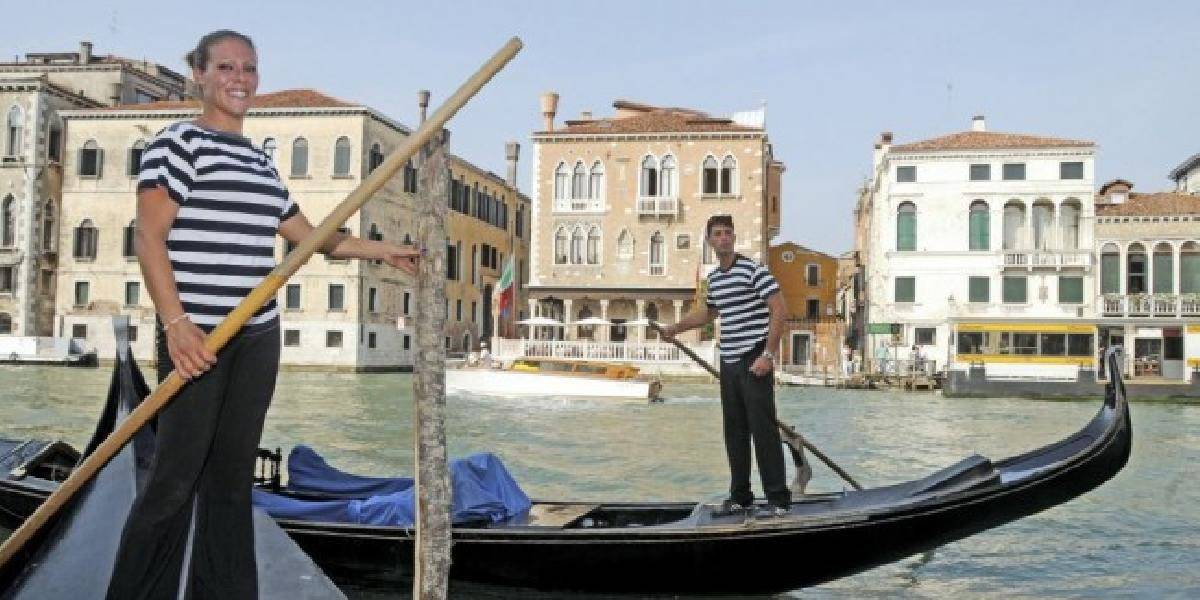 Pri zrážke gondoly s vodným autobusom v Benátkach zahynul turista