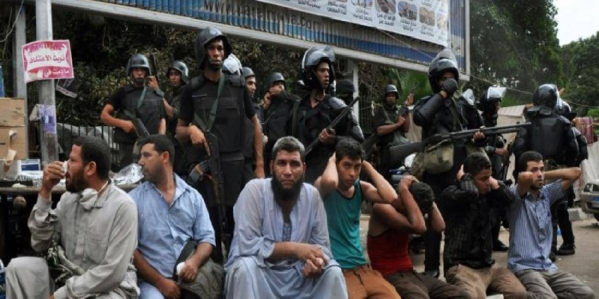 Polícia vyšetruje 250 prívržencov Moslimského bratstva z podozrenia vraždy