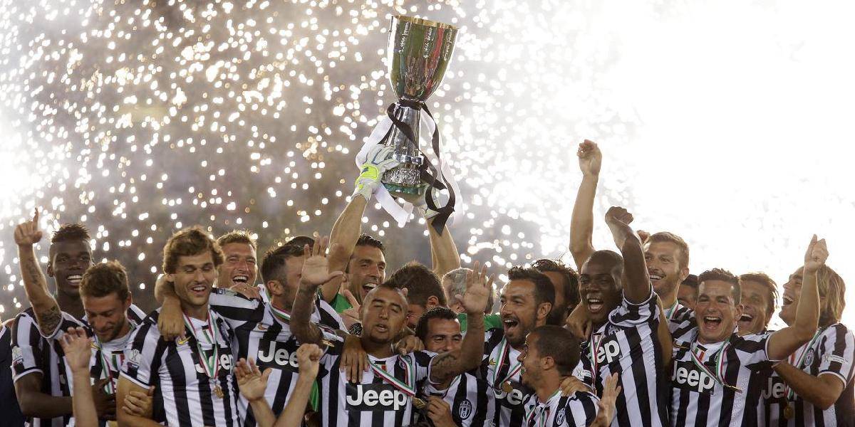 Pri Tévezovom debute za Juventus prvý gól i prvá trofej