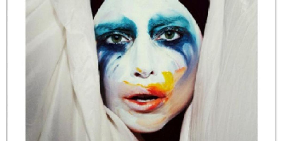 Lady Gaga zverejnila video ku skladbe Applause