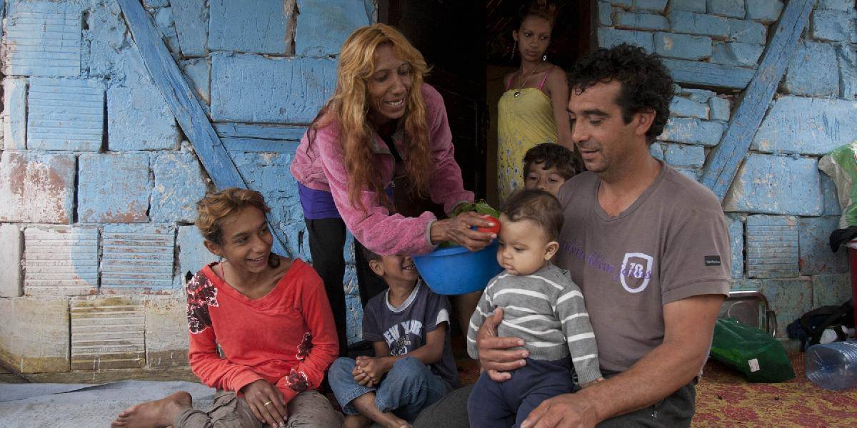Európska komisia ostro odsúdila výstavbu múru segregujúceho Rómov v Košiciach