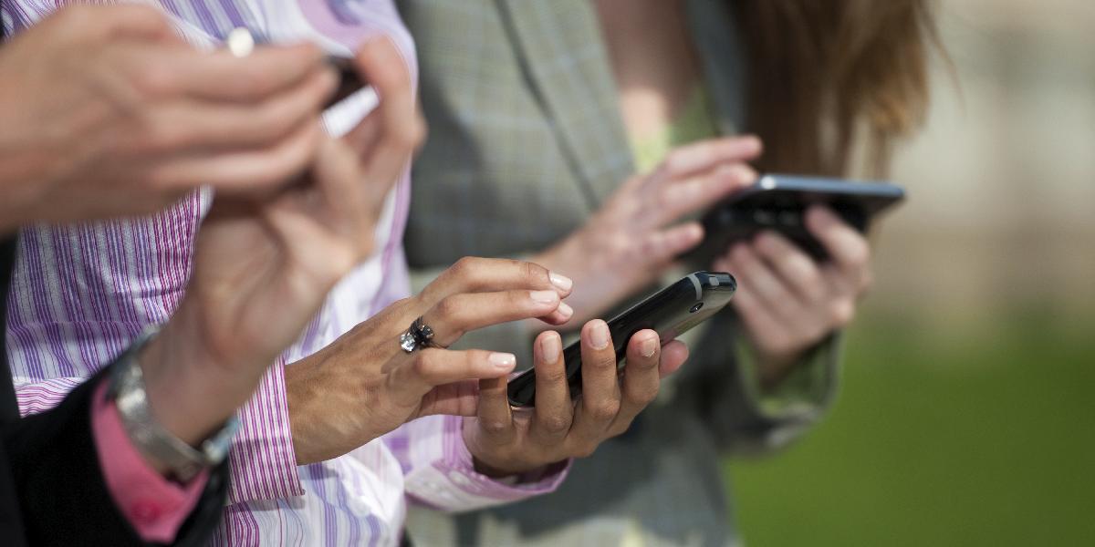 Prváci mobil do školy nepotrebujú, tvrdí psychologička