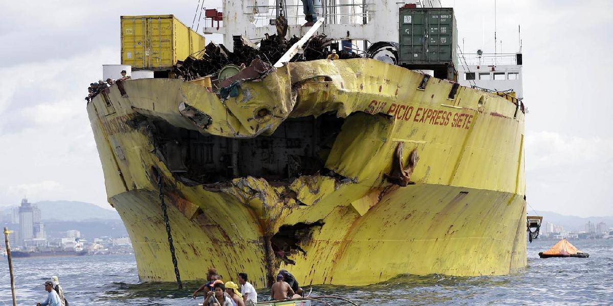 Počet obetí lodného nešťastia stúpol na 64
