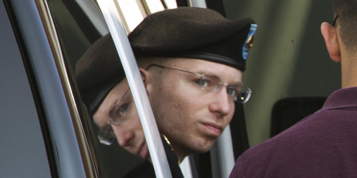 Odsúdený vojak Manning tvrdí, že je ženou a chce žiť ako žena
