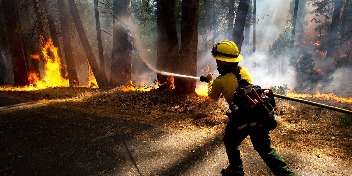 V Španielsku bojujú s lesnými požiarmi : Ľudia opúšťajú svoje domovy