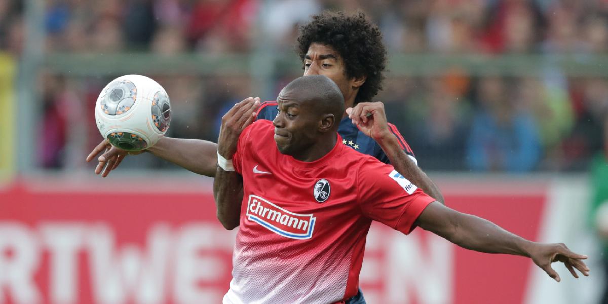 Bayern prvýkrát zakopol, s Guédého Freiburgom iba remizoval
