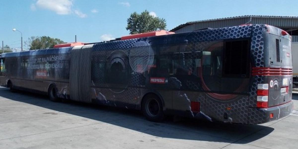 V uliciach Bratislavy jazdí autobus s jukeboxom