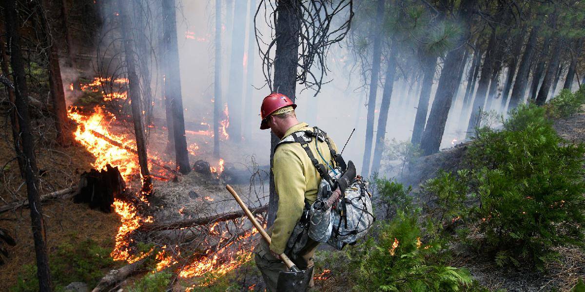 Požiar v Sierre Nevada je štvrtým najväčším v dejinách Kalifornie