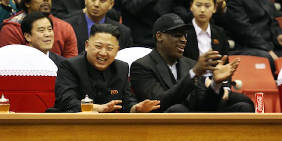 Basketbalista Rodman pricestoval do KĽDR navštíviť priateľa Kima