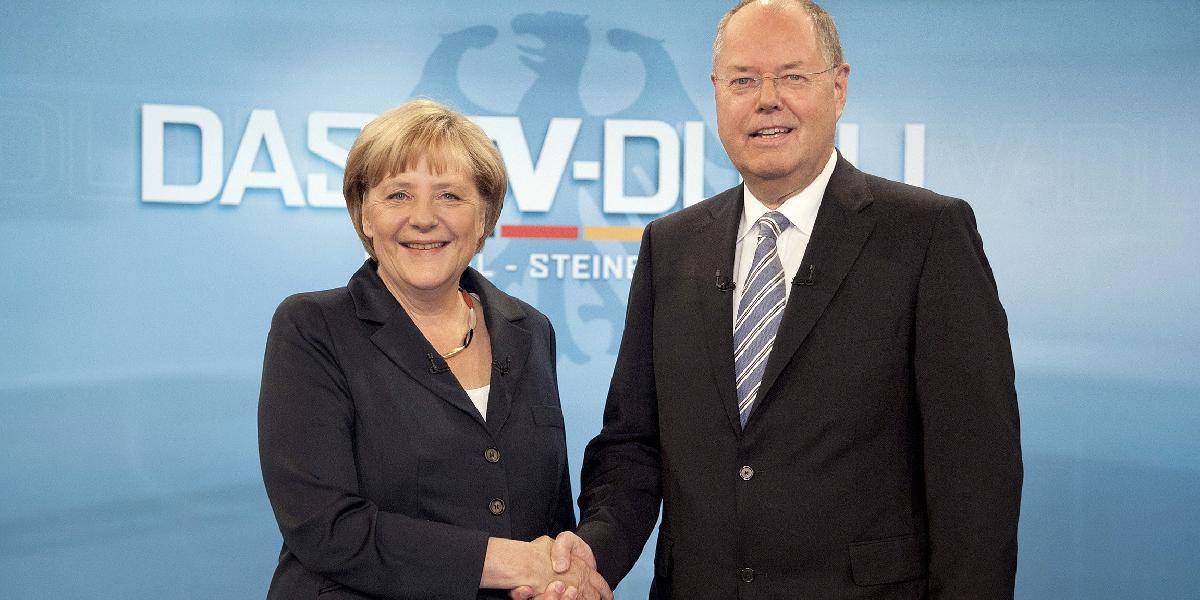 Merkelovej trojfarebný náhrdelník je predmetom diskusie na internete