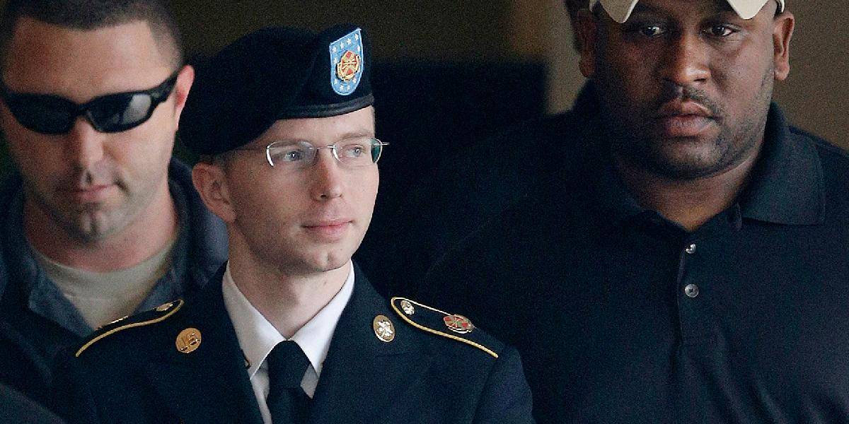 Matka odsúdeného vojaka Manninga požiadala Obamu o milosť