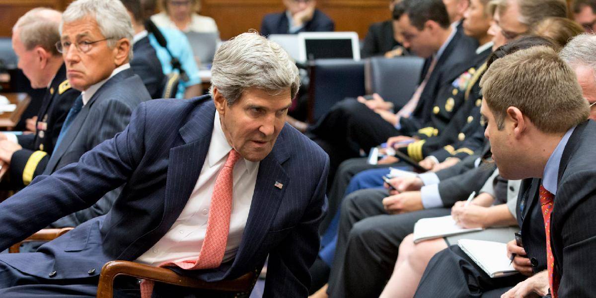Kerry: Arabi sa ponúkli, že zafinancujú útok na Sýriu