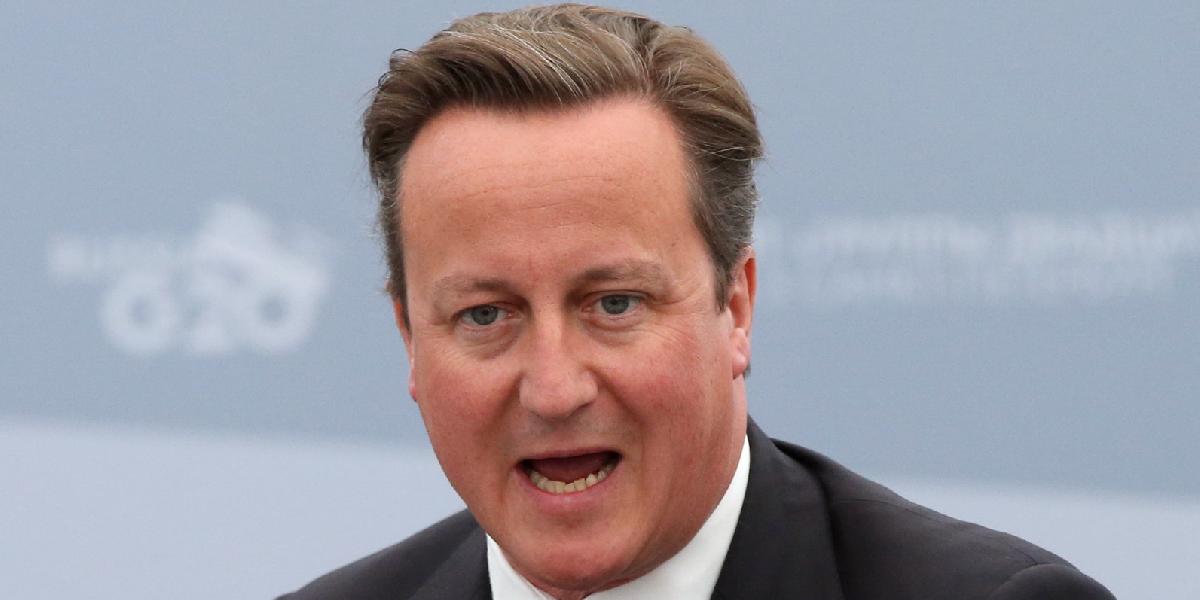 Cameron: Čakať na súhlas BR OSN so zásahom v Sýrii je nebezpečné