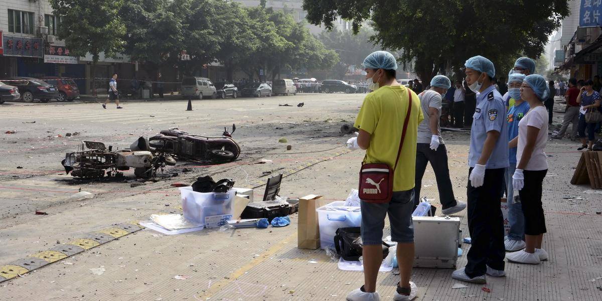 Výbuch pred školou v Číne zabil dve osoby, 44 zranil