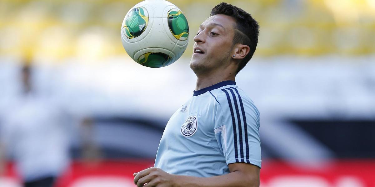 Za Özilovým odchodom z Realu stojí posadnutosť ženami