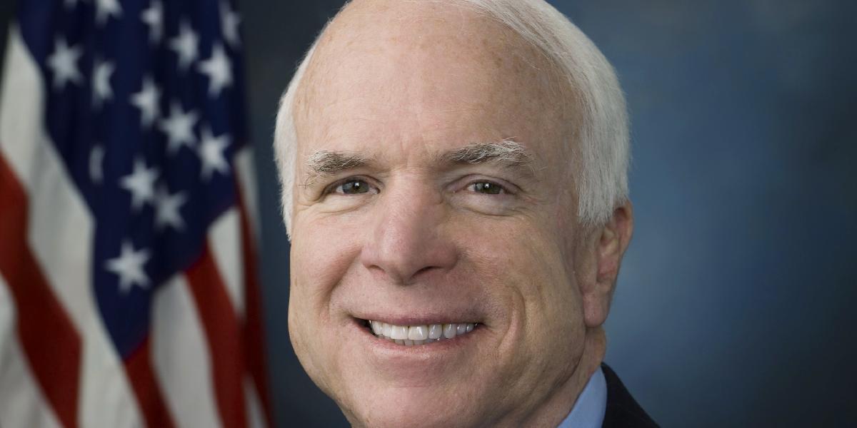 Senátor McCain vyjadril obavy, že na povstalcov v Sýrii sa zabúda