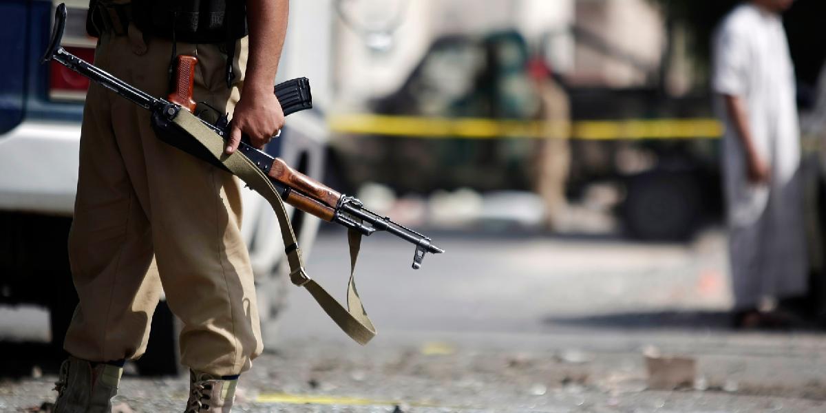 Ozbrojenci pri bombovom útoku odstavili hlavný ropovod v Jemene