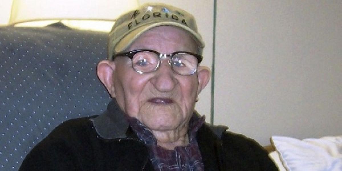 Zomrel najstarší muž sveta, mal 112 rokov