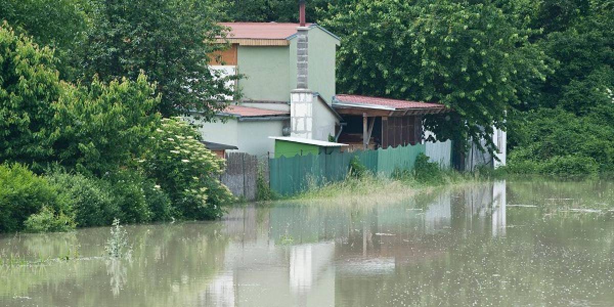 Bleskové povodne zabili deväť ľudí
