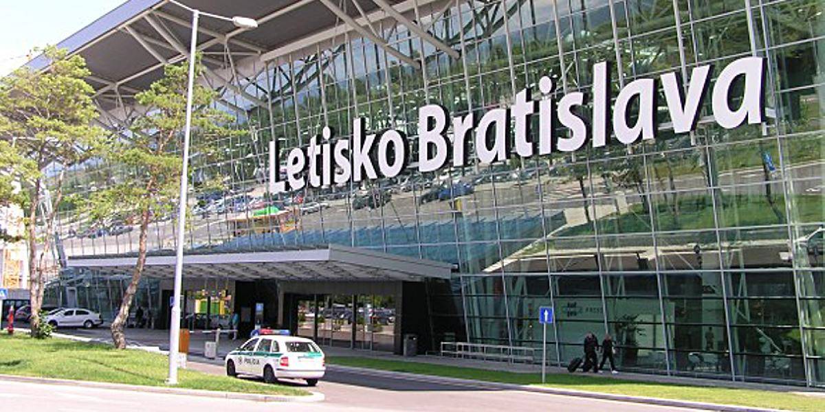 Prekazený teroristický útok na bratislavskom letisku: Muž mal v batohu bombu!