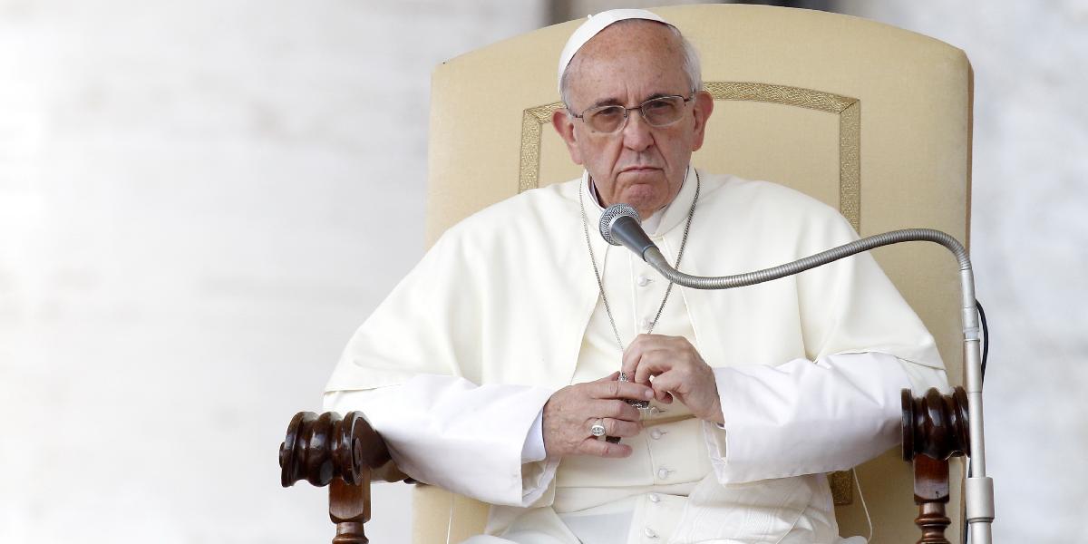 Pápež sa zastal homosexuálov aj rozvedených žien