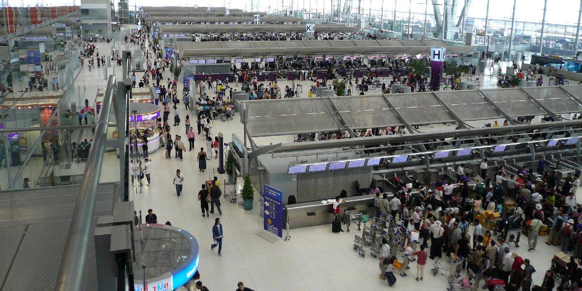 Na letisku v Bangkoku zriadili špeciálny súd pre množstvo drobných krádeží