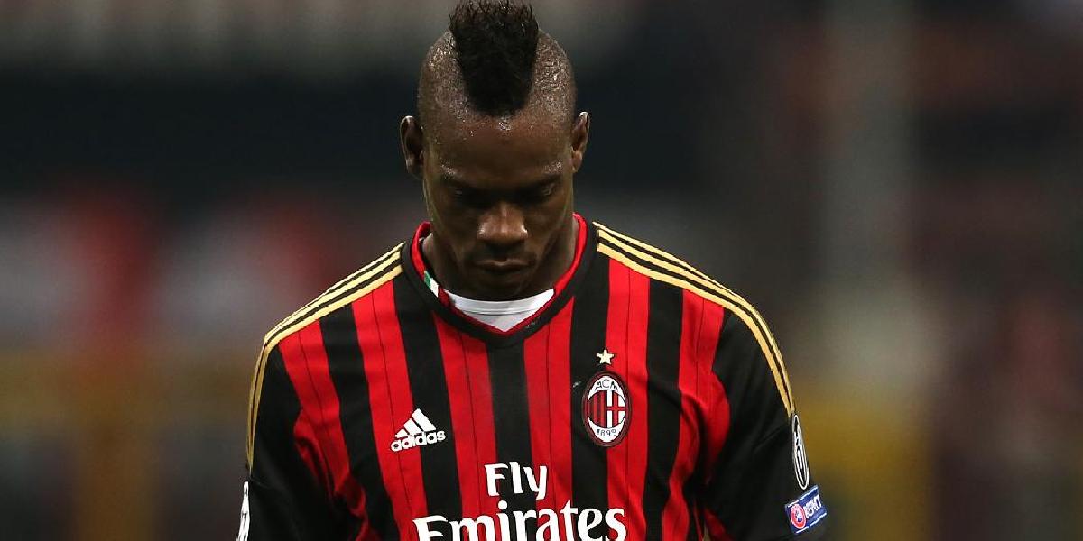 AC Miláno sa neodvolá voči trojzápasovému trestu pre Balotelliho