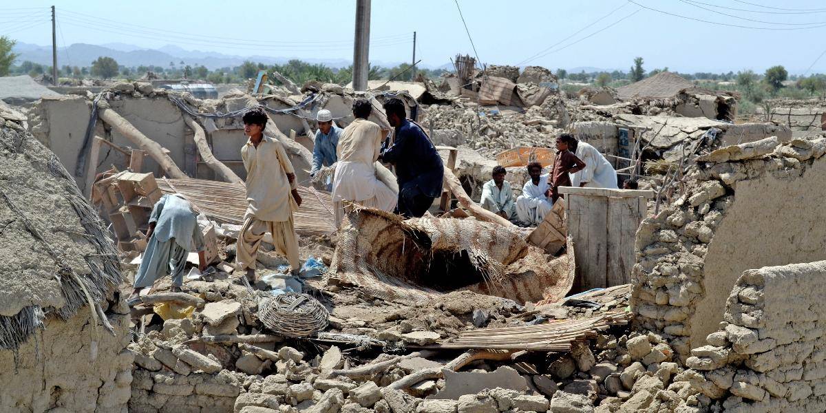 Po zemetrasení v Pakistane vyhlásili núdzový stav, počet obetí stúpol na 327