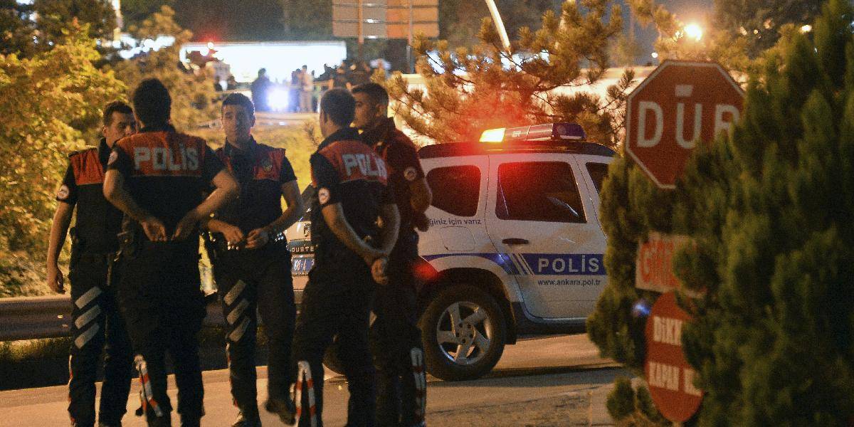 Turecká polícia dolapila 18 kurdských povstalcov, ktorí ušli z väzenia cez tunel