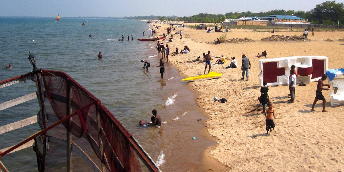 Na jazere Tanganika sa potopil čln, o život prišli matky s deťmi