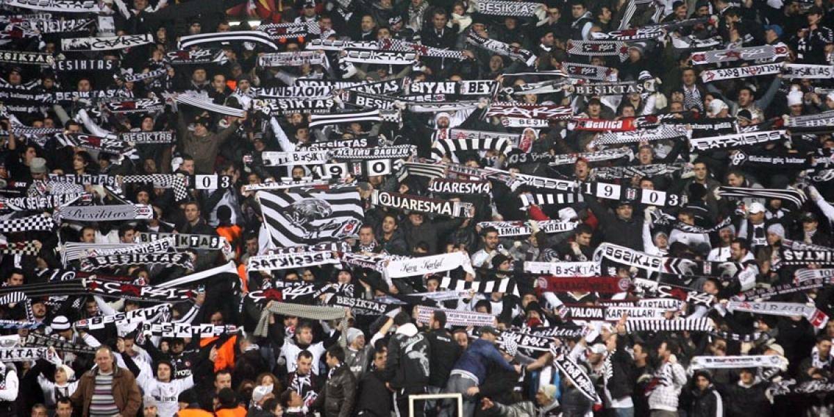 V Turecku zatkli 72 fanúšikov z troch klubov pre vydieranie