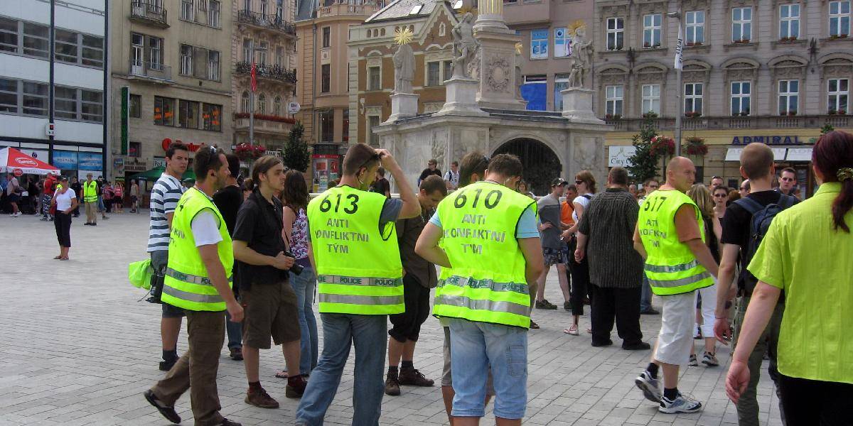 Česká polícia zasahovala proti radikálom na protirómskom proteste v Ostrave