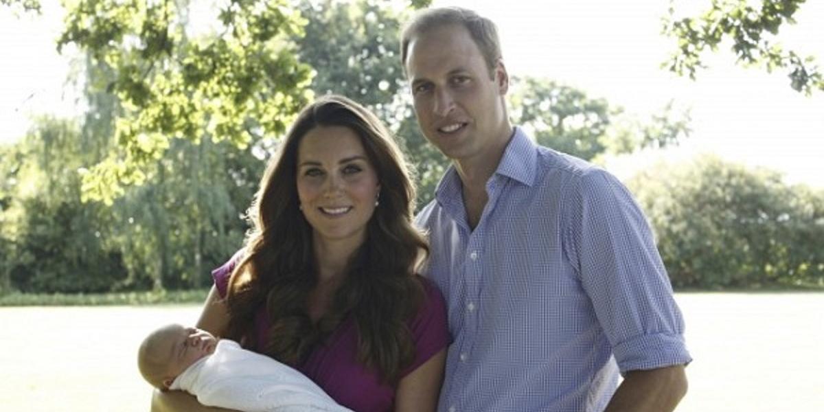 Británia vyrazí pamätné mince venované krstínám princa Georgea