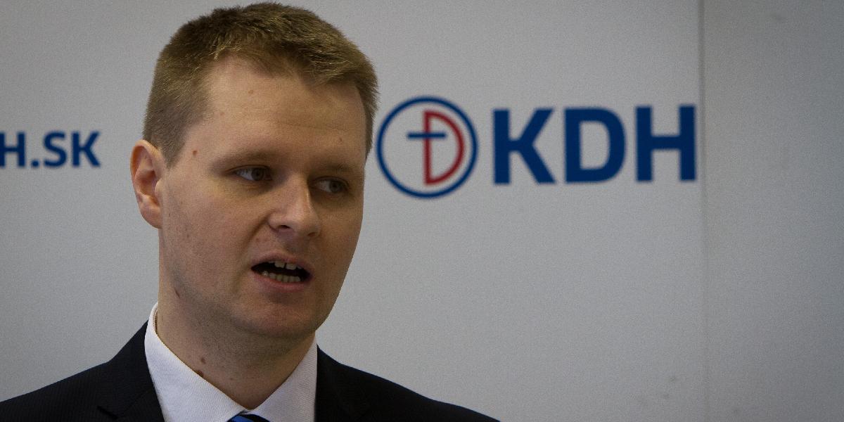 KDH: Investičnou pomocou pre IBM ide vláda dotovať miesta so mzdami 2700 eur