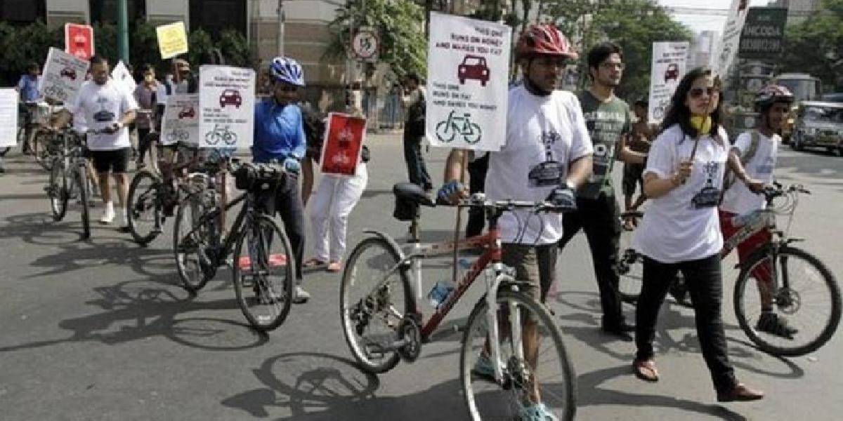 Opatrenia proti cyklistom v Kalkate vyvolali masové protesty