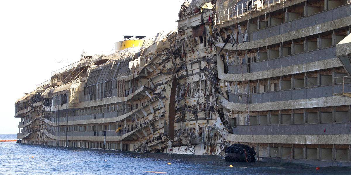 Pri havarovanej lode Costa Concordia našli ďalšie ľudské pozostatky!