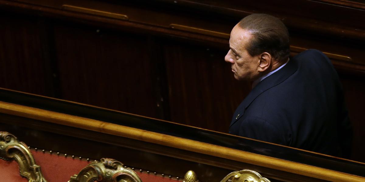 Berlusconi neprišiel pred senátny výbor, ktorý ho zrejme vylúči z parlamentu