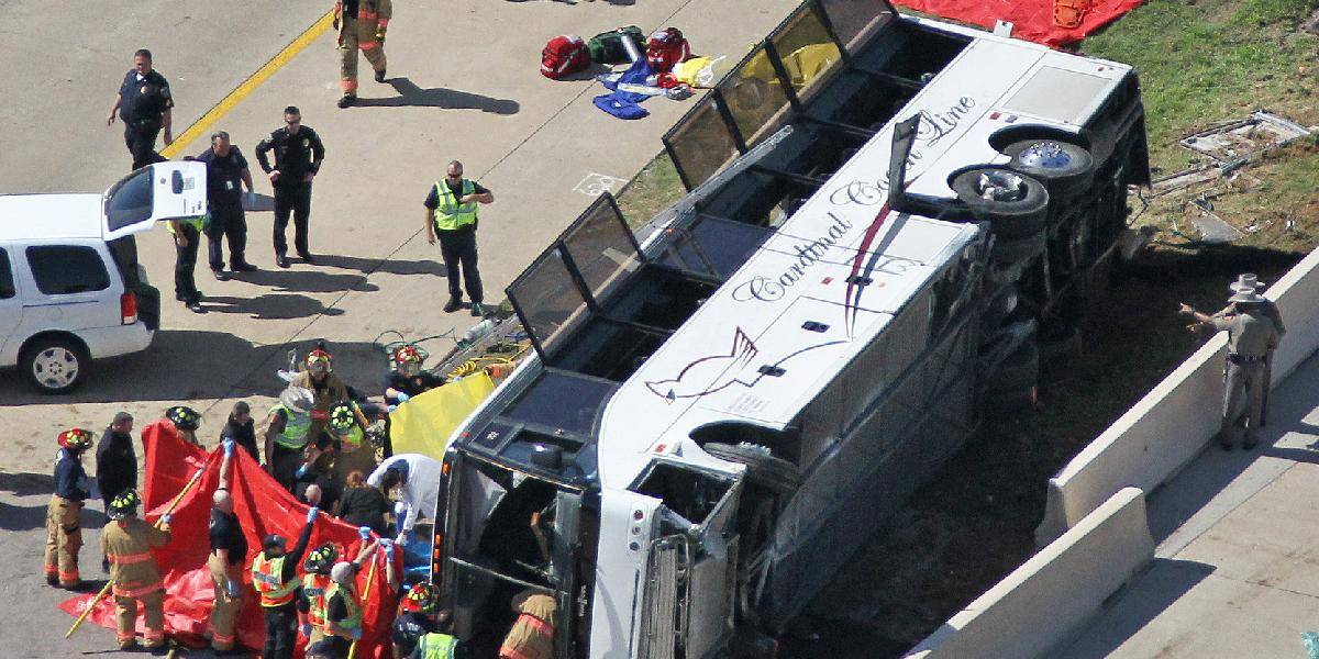 Pri nehode autobusu v Peru zahynlo 19 ľudí, medzi obeťami sú aj dve deti