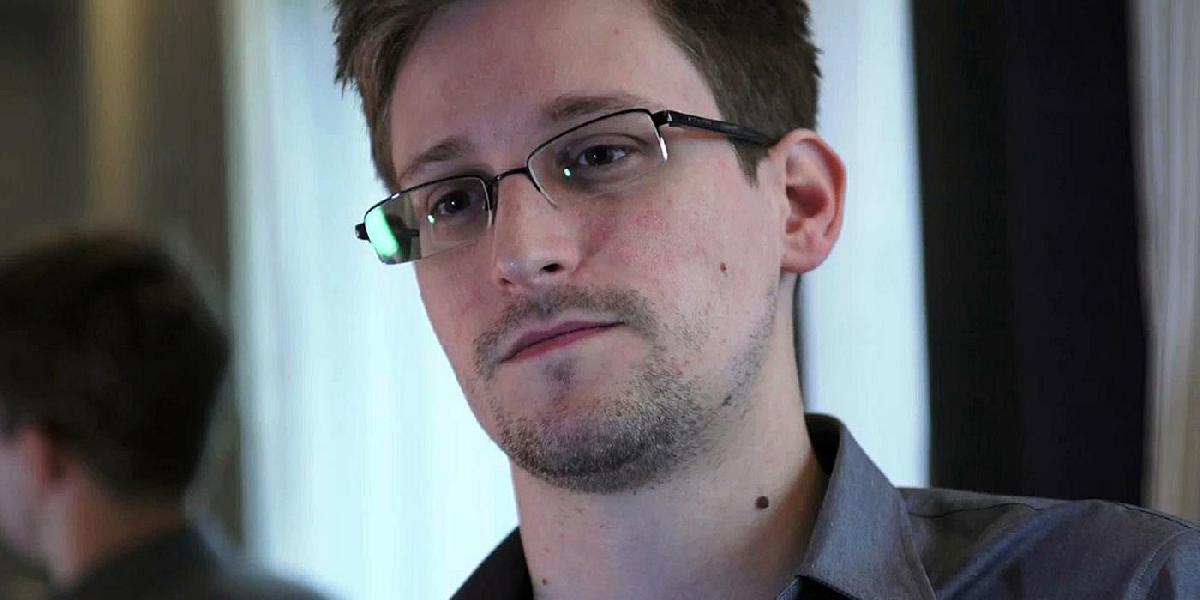 Ruský portál zverejnil fotku nakupujúceho Snowdena