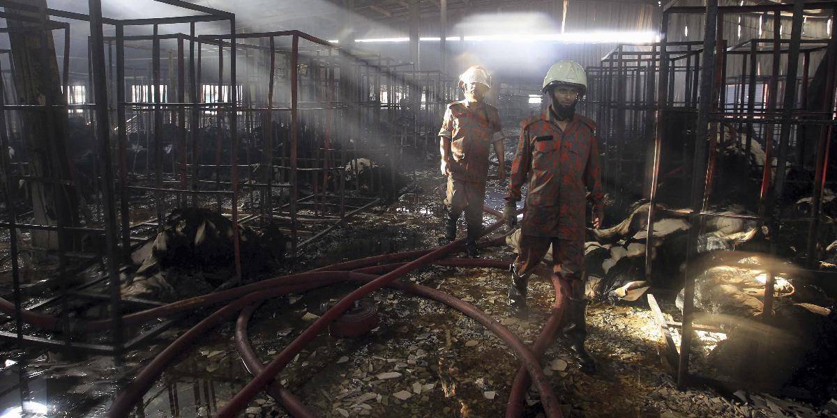 Požiar v textilnej továrni v Bangladéši zabil najmenej 9 ľudí
