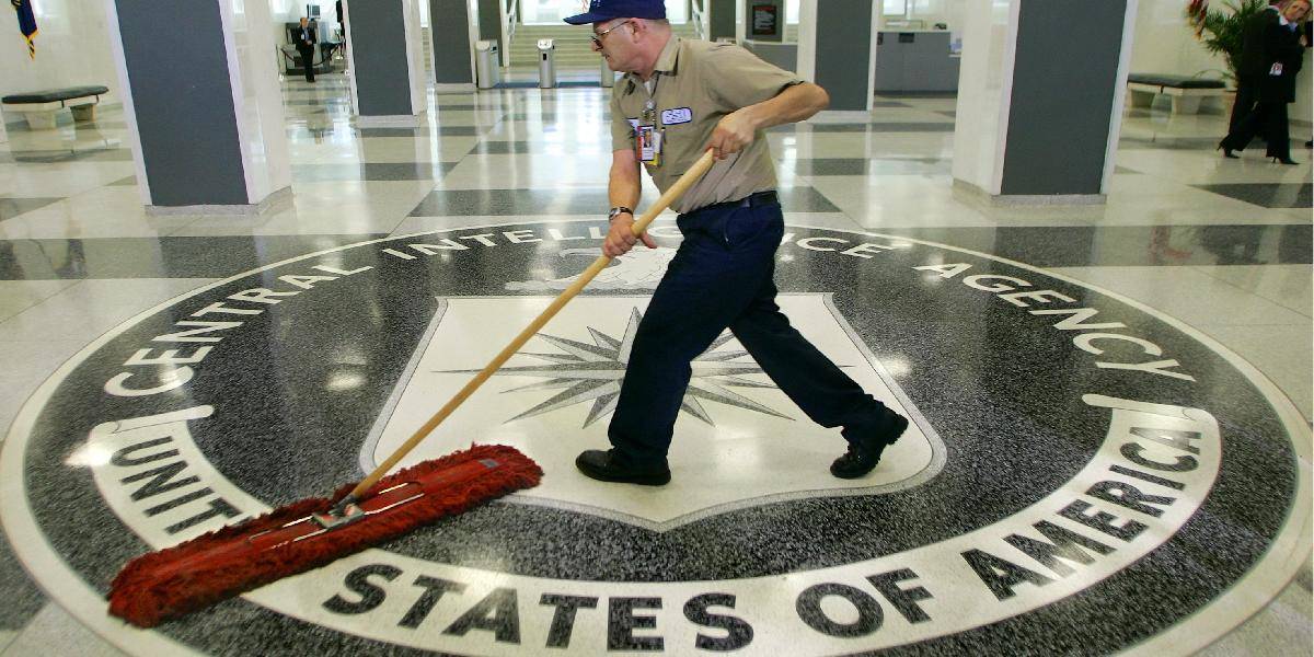 CIA a Pentagon pre rozpočtovú krízu povolávajú zamestancov