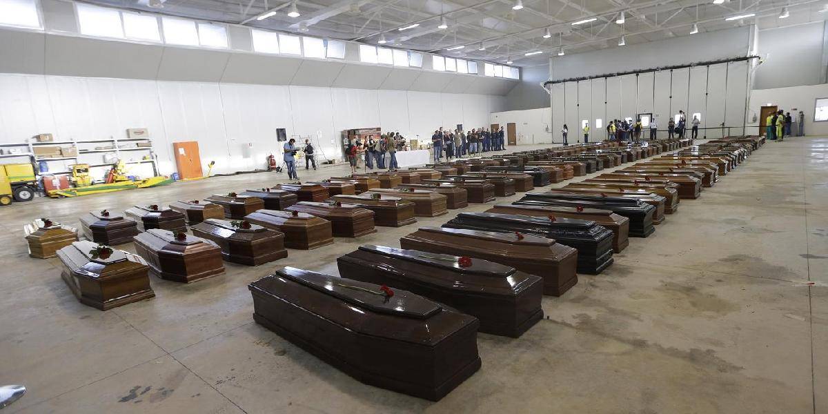 Počet obetí nešťastia pri ostrove Lampedusa stúpol už na 302