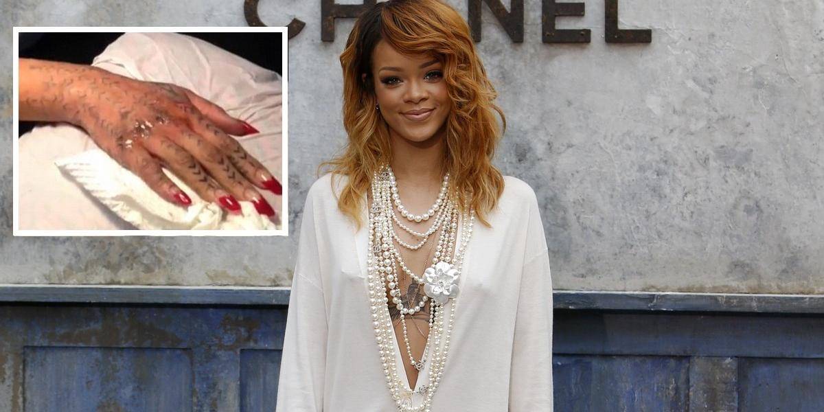 VIDEO Rihanna v bolestiach: Ruku jej tetujú s dlátom a palicou!